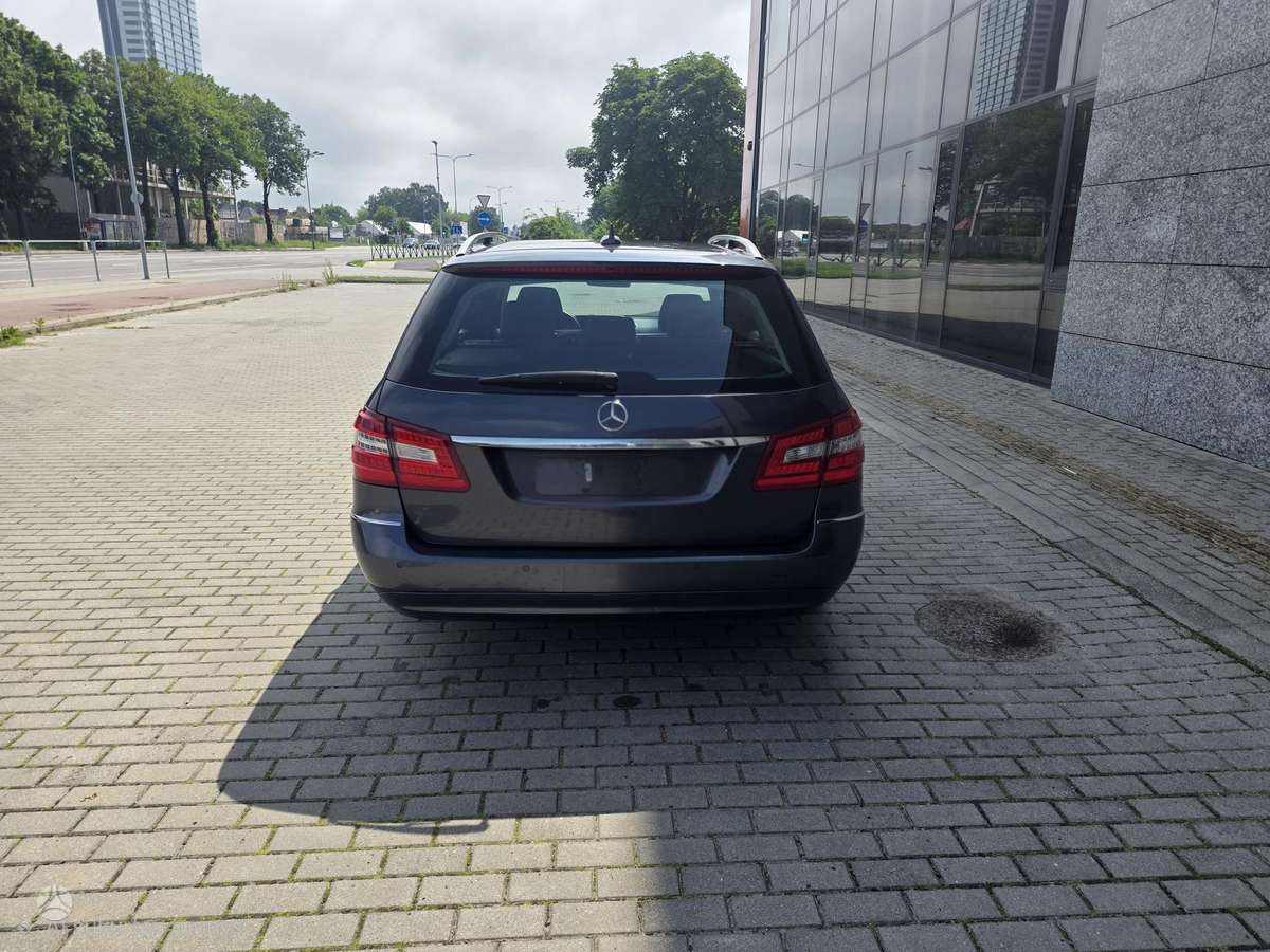Mercedes-Benz E200, 2.1 l., Универсал