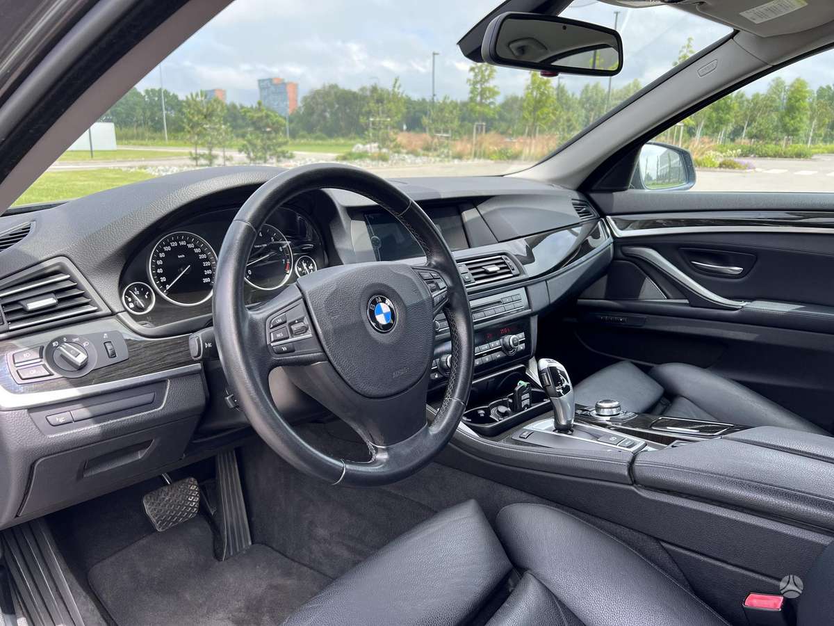 BMW 523, 3.0 l., Седан