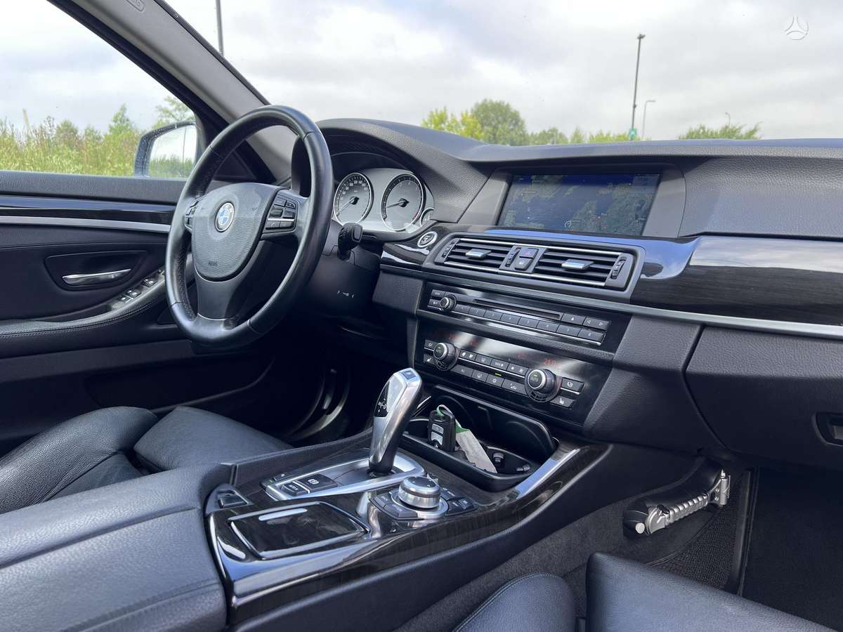 BMW 523, 3.0 l., Седан