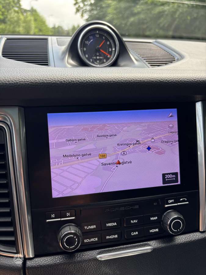 Porsche Macan, 2.0 l., off-road / crossover