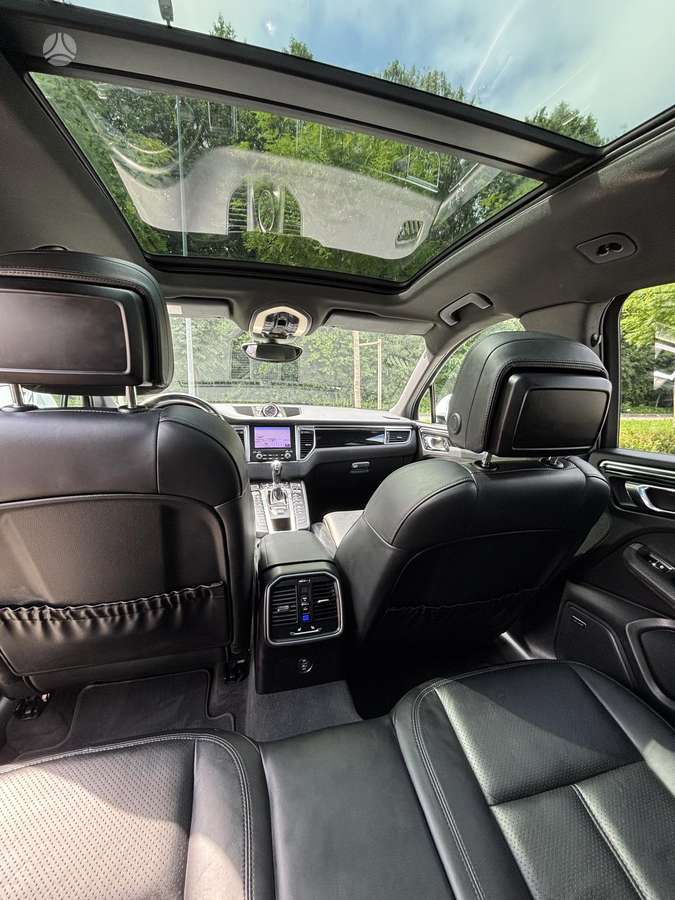 Porsche Macan, 2.0 l., off-road / crossover