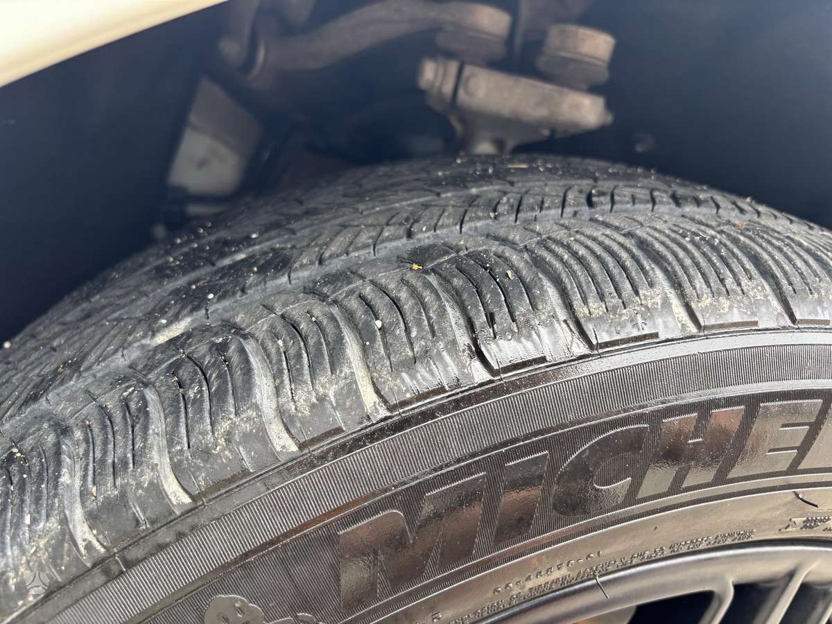 Porsche Macan, 2.0 l., off-road / crossover