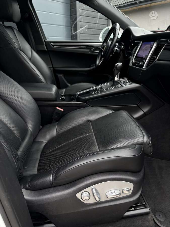 Porsche Macan, 2.0 l., off-road / crossover