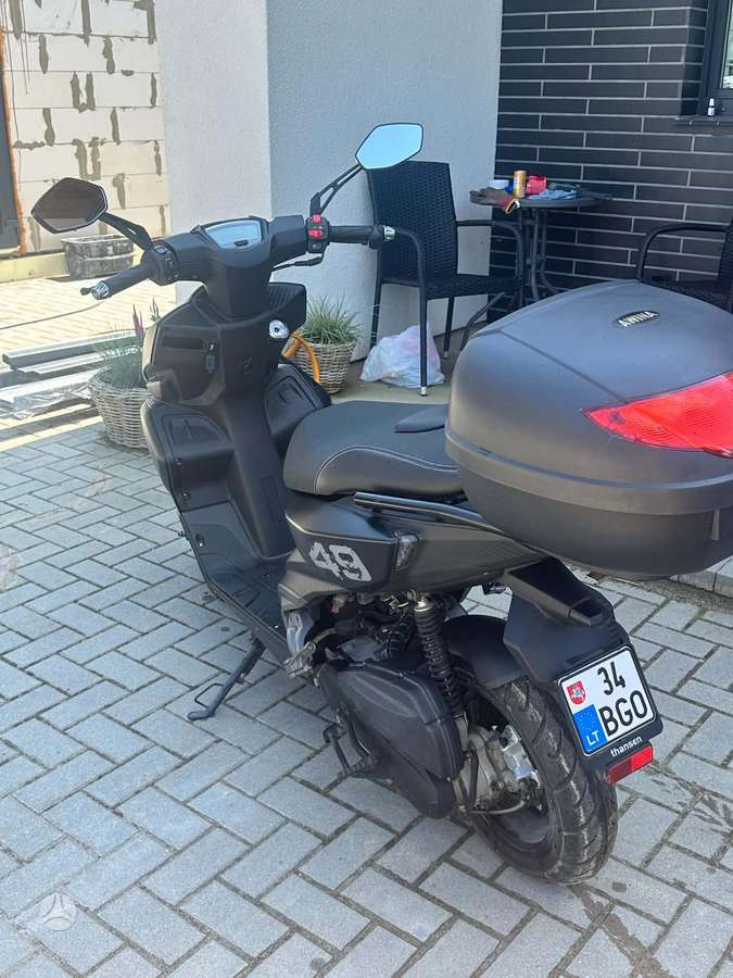 -Kita- -kita-, scooters / mopeds