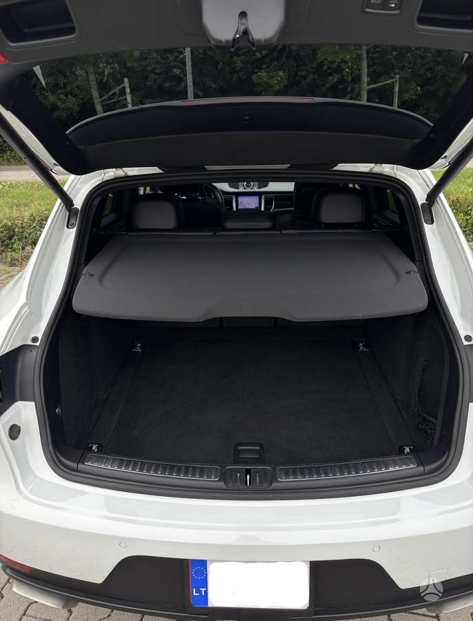 Porsche Macan, 2.0 l., off-road / crossover