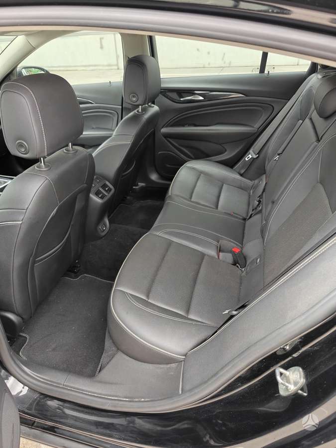 Opel Insignia, 1.5 l., hatchback