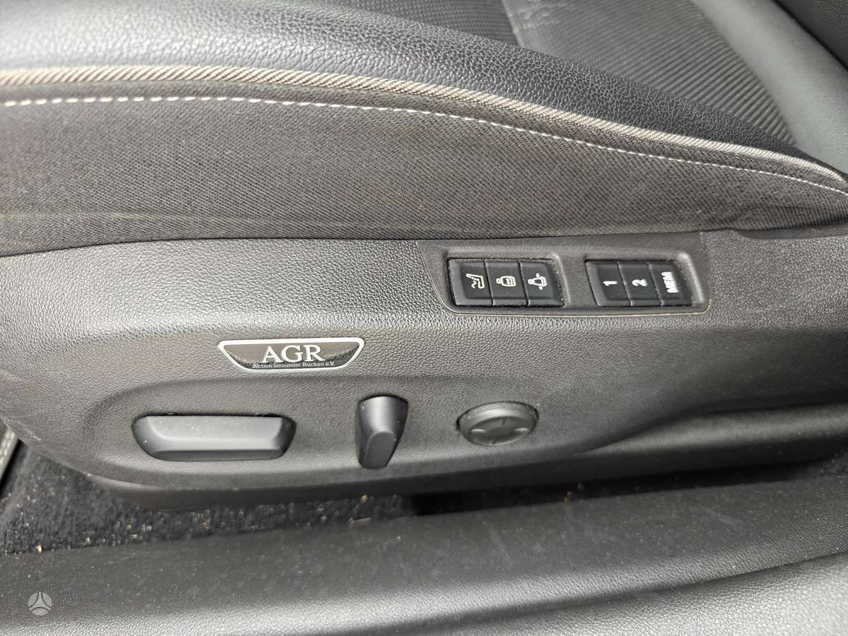 Opel Insignia, 1.5 l., hatchback