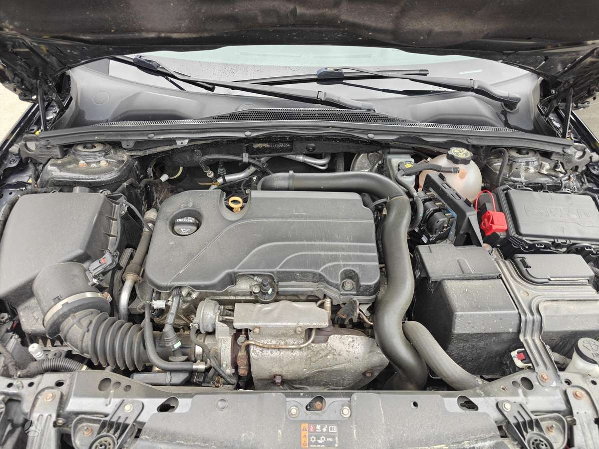 Opel Insignia, 1.5 l., hatchback