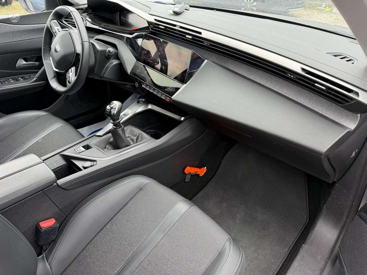 Peugeot 308, 1.2 l., Универсал