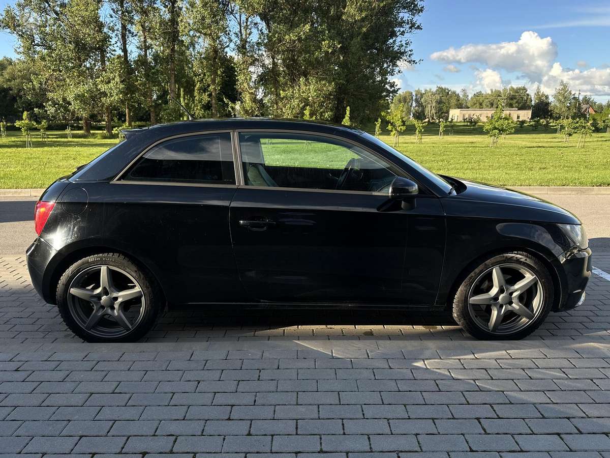 Audi A1, 1.6 l., hatchback