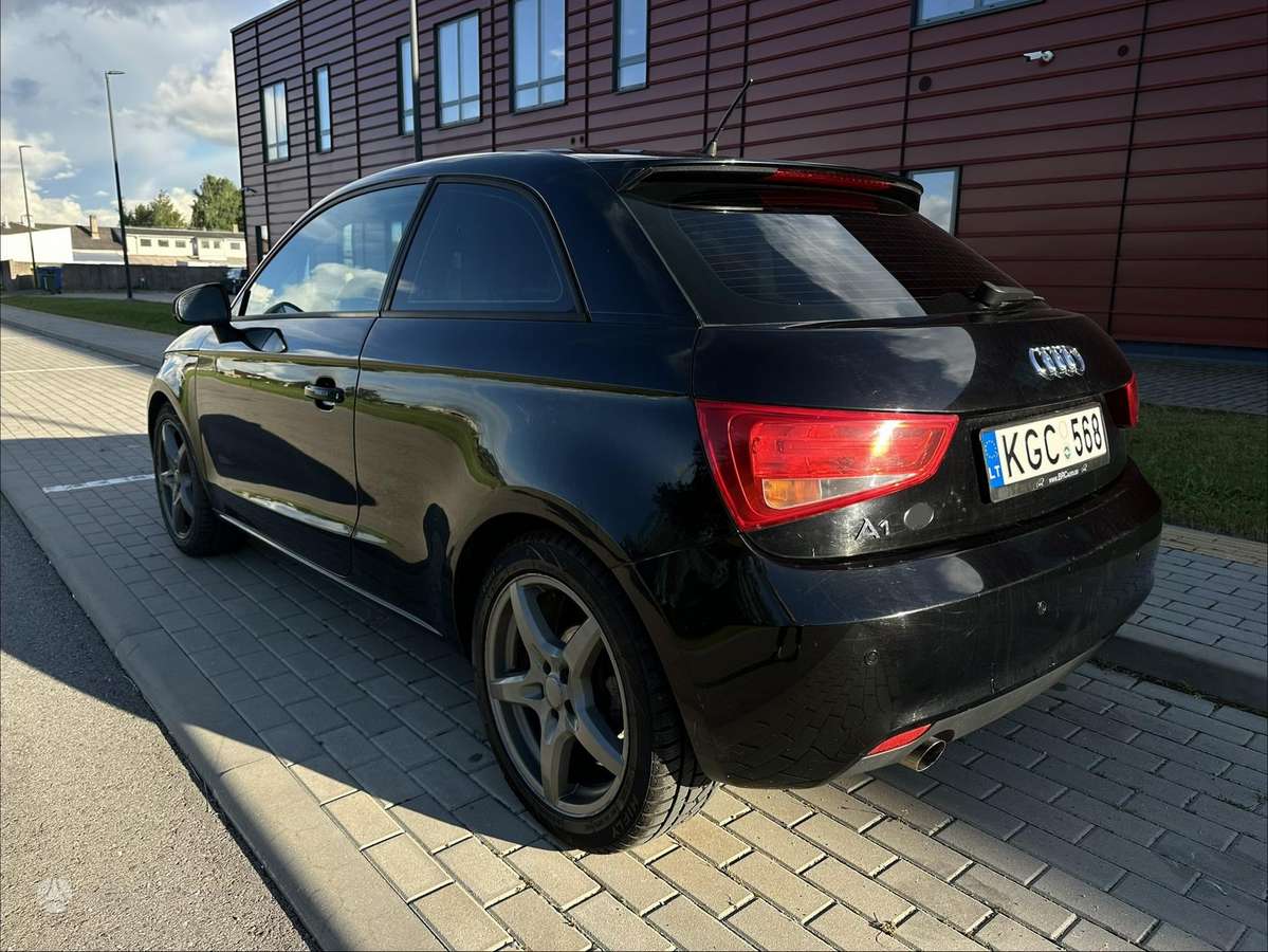Audi A1, 1.6 l., hatchback