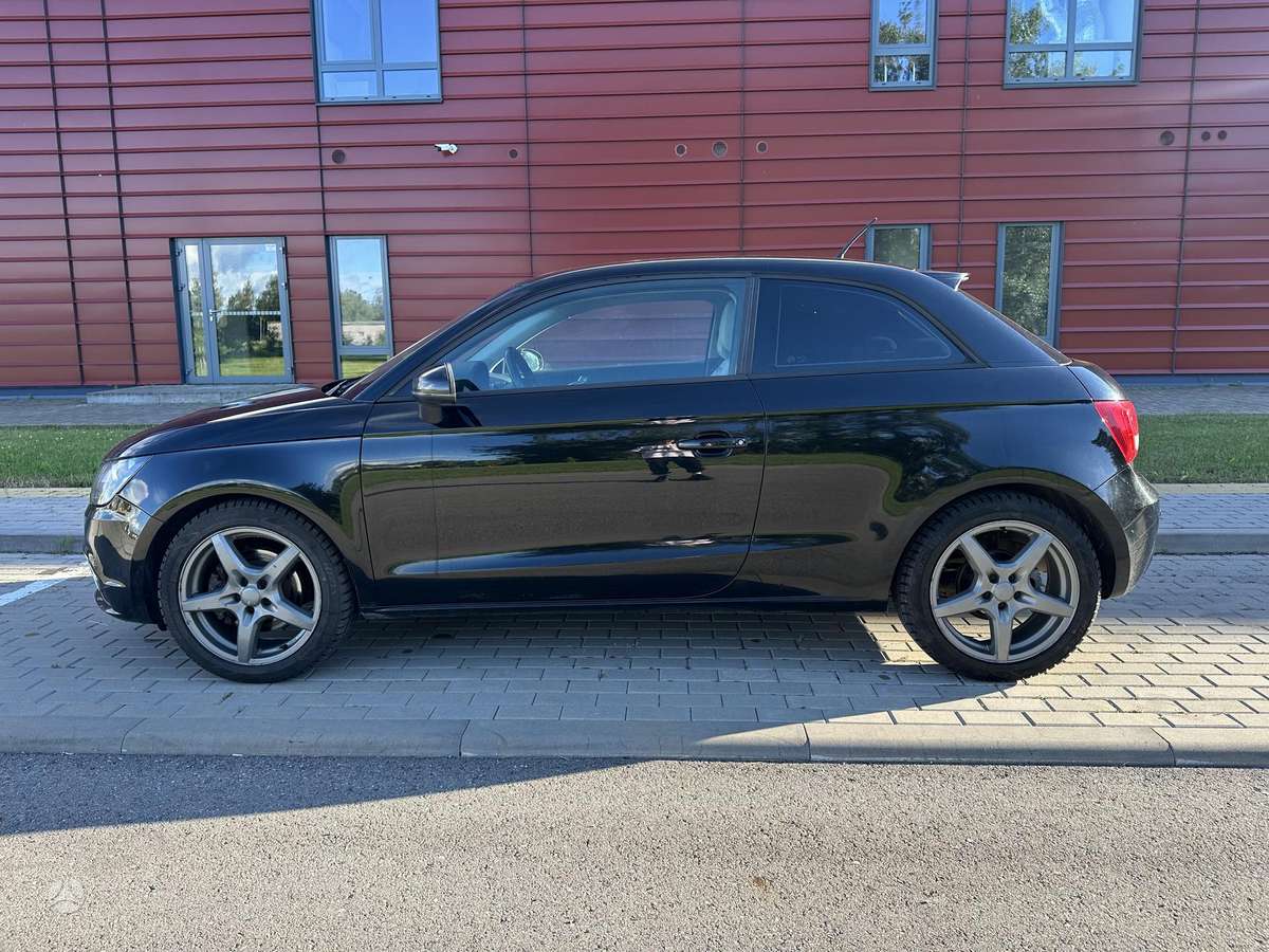 Audi A1, 1.6 l., Хэтчбек