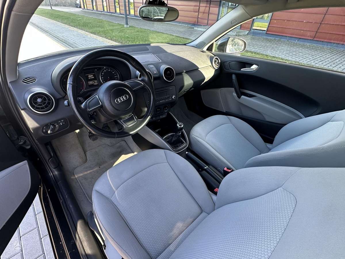 Audi A1, 1.6 l., Хэтчбек