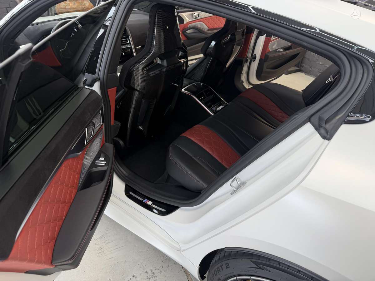 BMW M8, 4.4 l., Седан