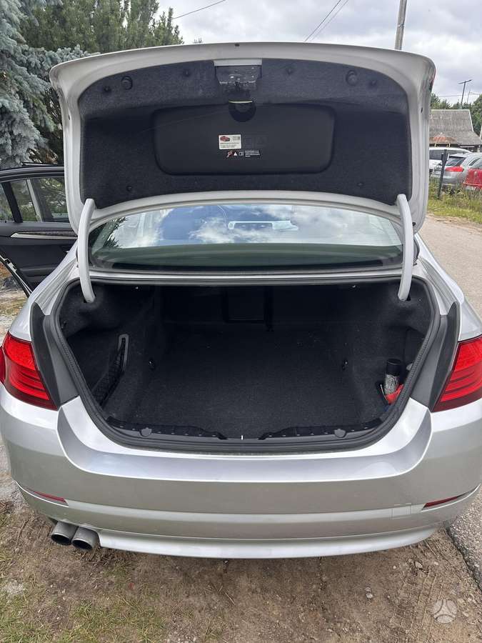 BMW 528, 2.0 l., saloon / sedan