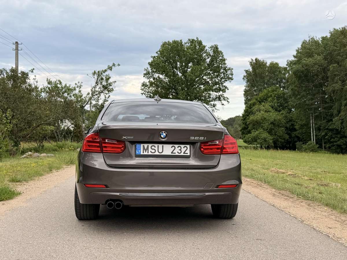 BMW 328, 2.0 l., Седан
