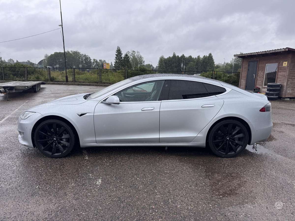 Tesla Model S, 75 kWh, hatchback