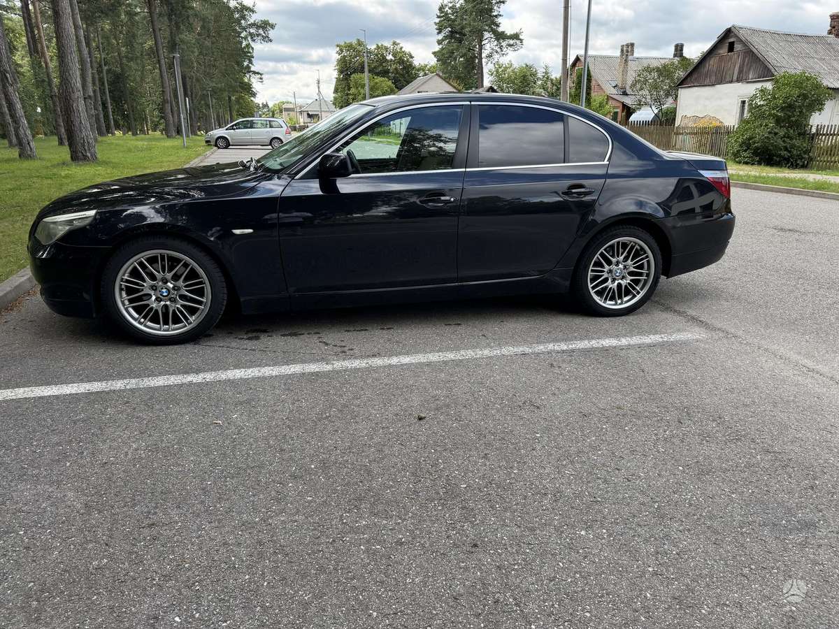 BMW 520, 2.0 l., Седан