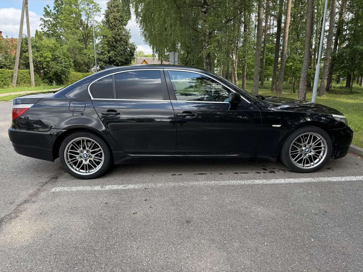 BMW 520, 2.0 l., Седан