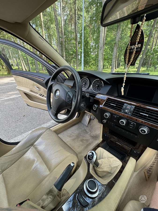 BMW 520, 2.0 l., Седан