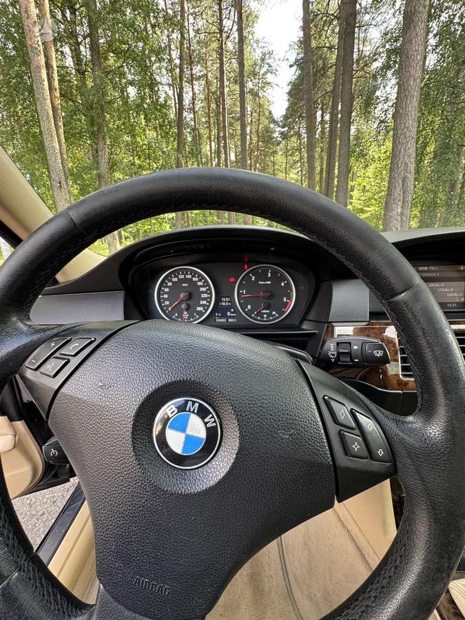 BMW 520, 2.0 l., Седан