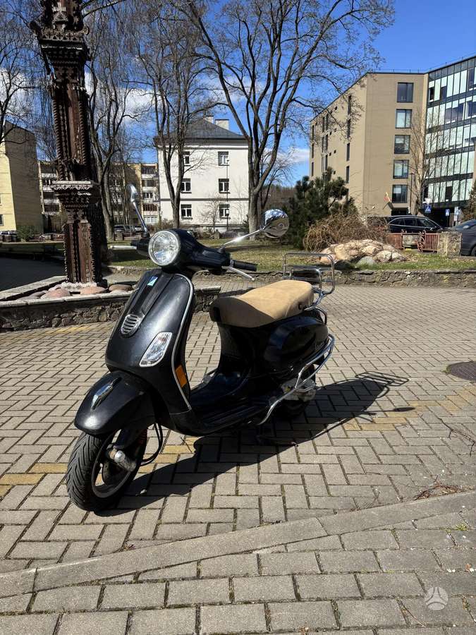 Piaggio Vespa 49cc, scooters / mopeds