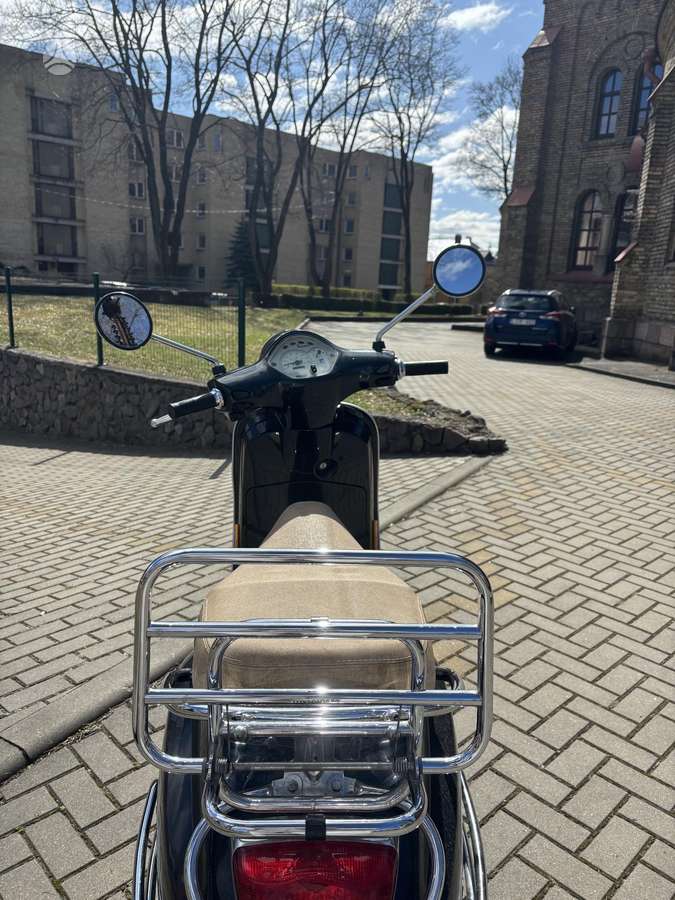 Piaggio Vespa 49cc, scooters / mopeds
