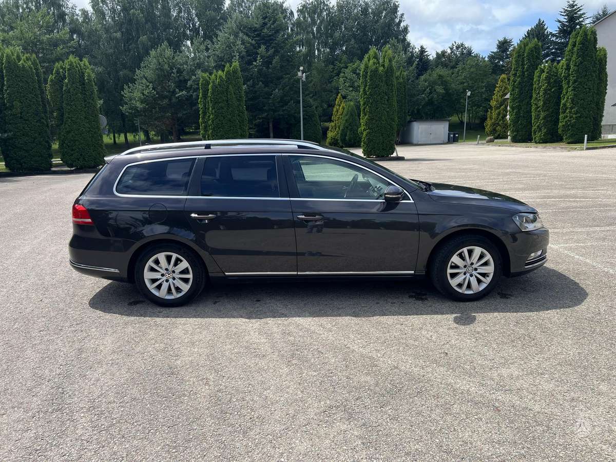 Volkswagen Passat - 4