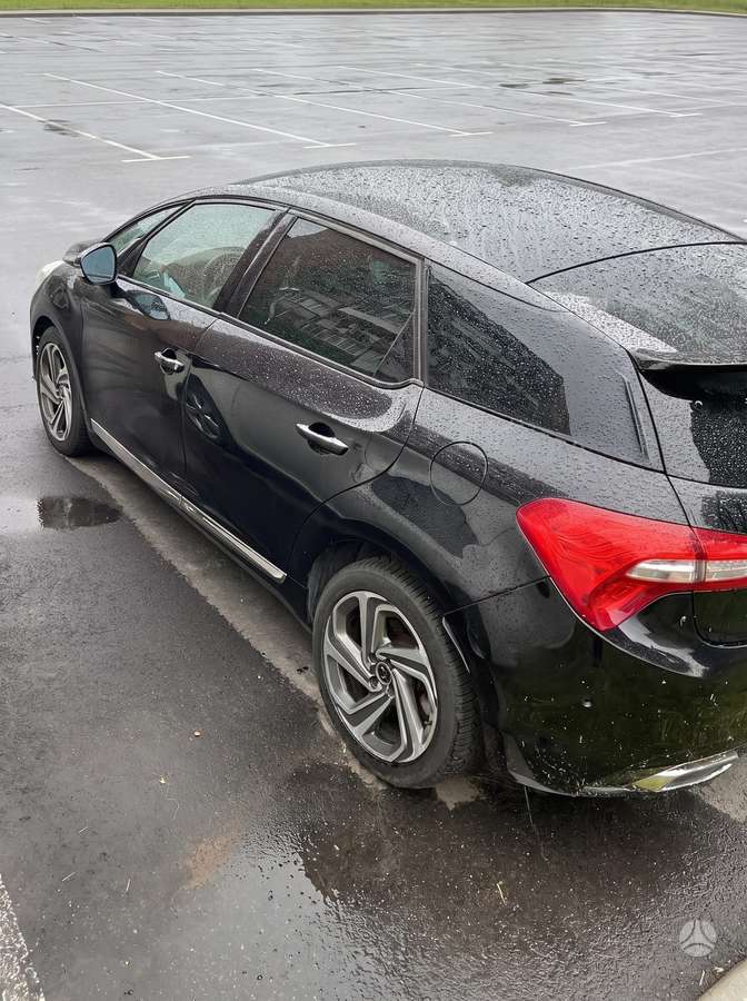Citroen DS5, 2.0 l., hatchback