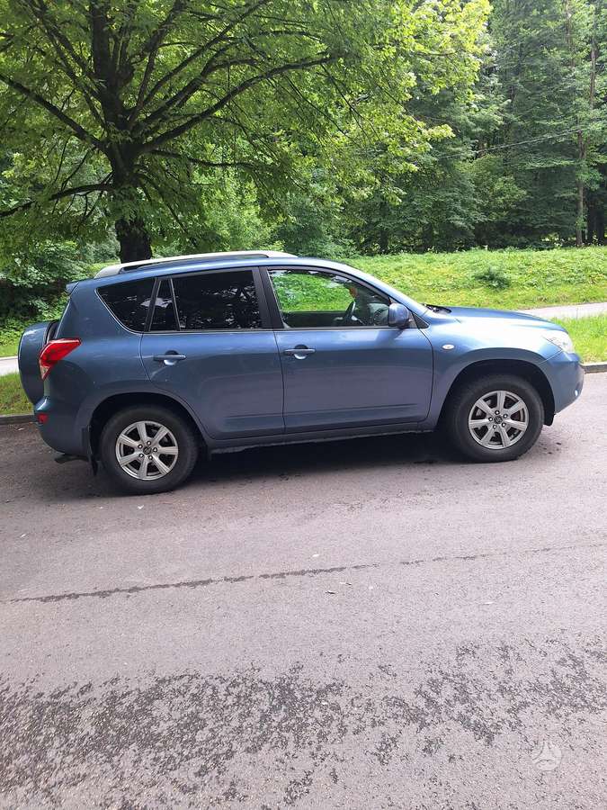 Toyota RAV4 - 2