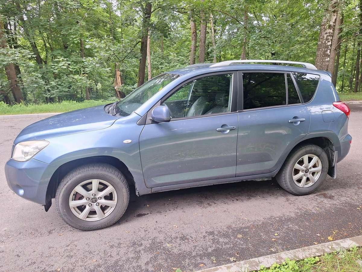 Toyota RAV4 - 3