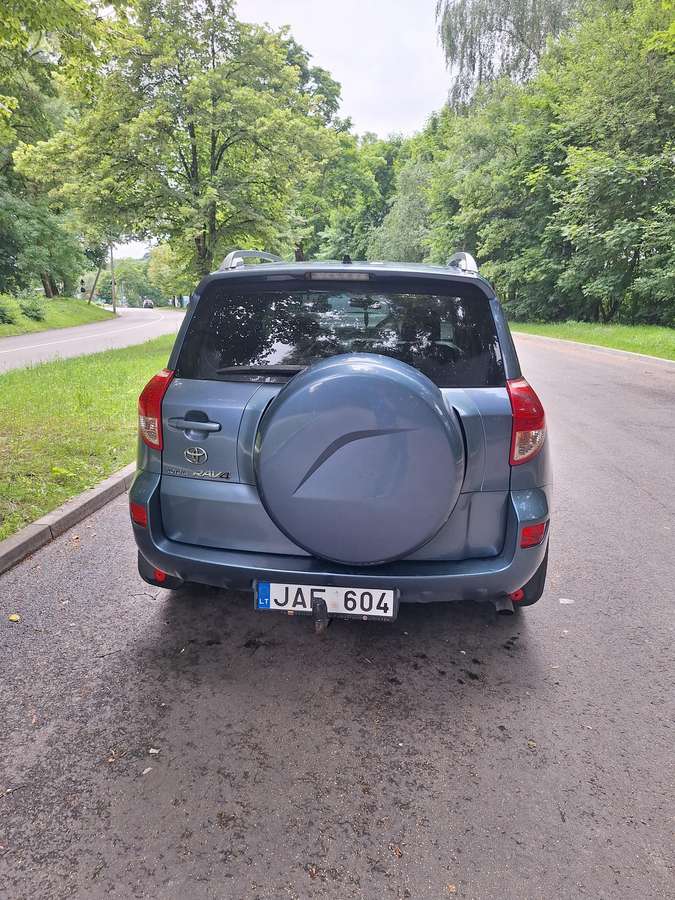 Toyota RAV4 - 4