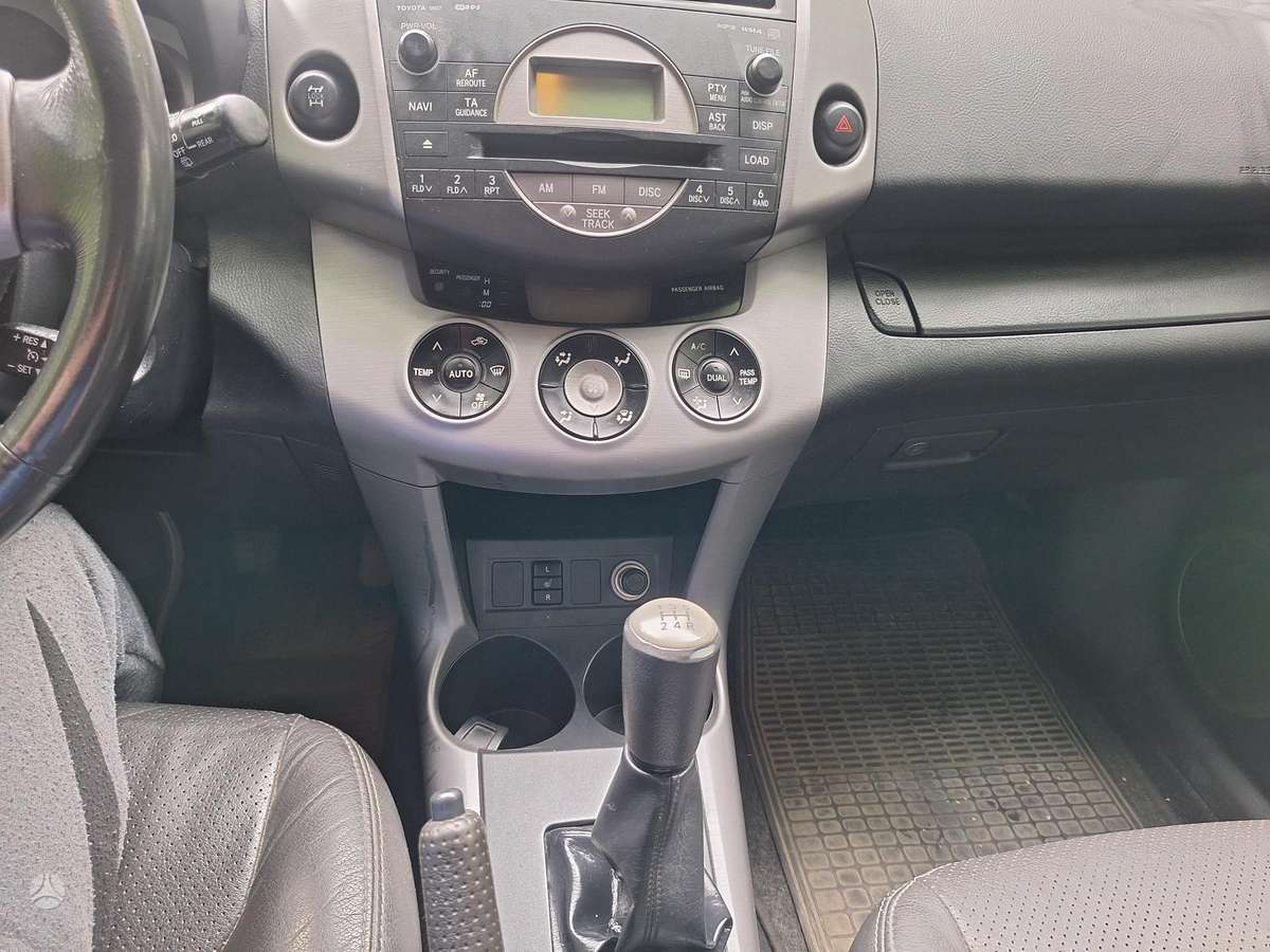 Toyota RAV4 - 9