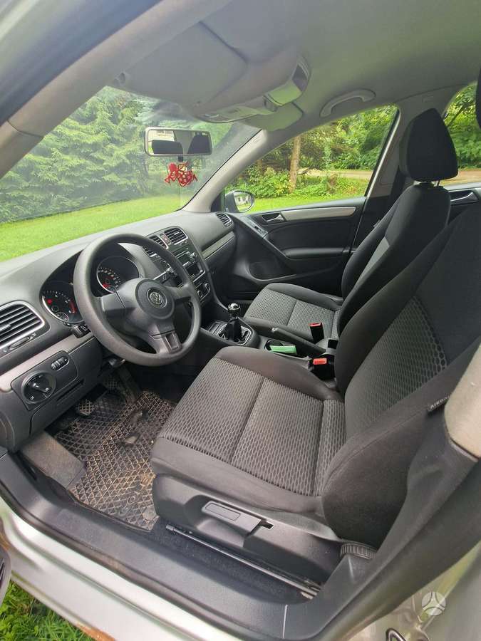 Volkswagen Golf - 9