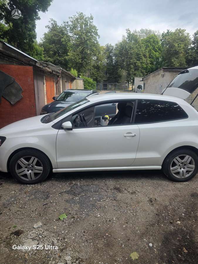 Volkswagen Polo - 1