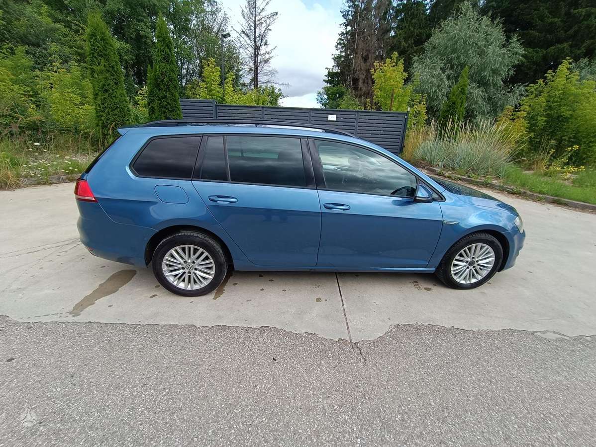 Volkswagen Golf - 5