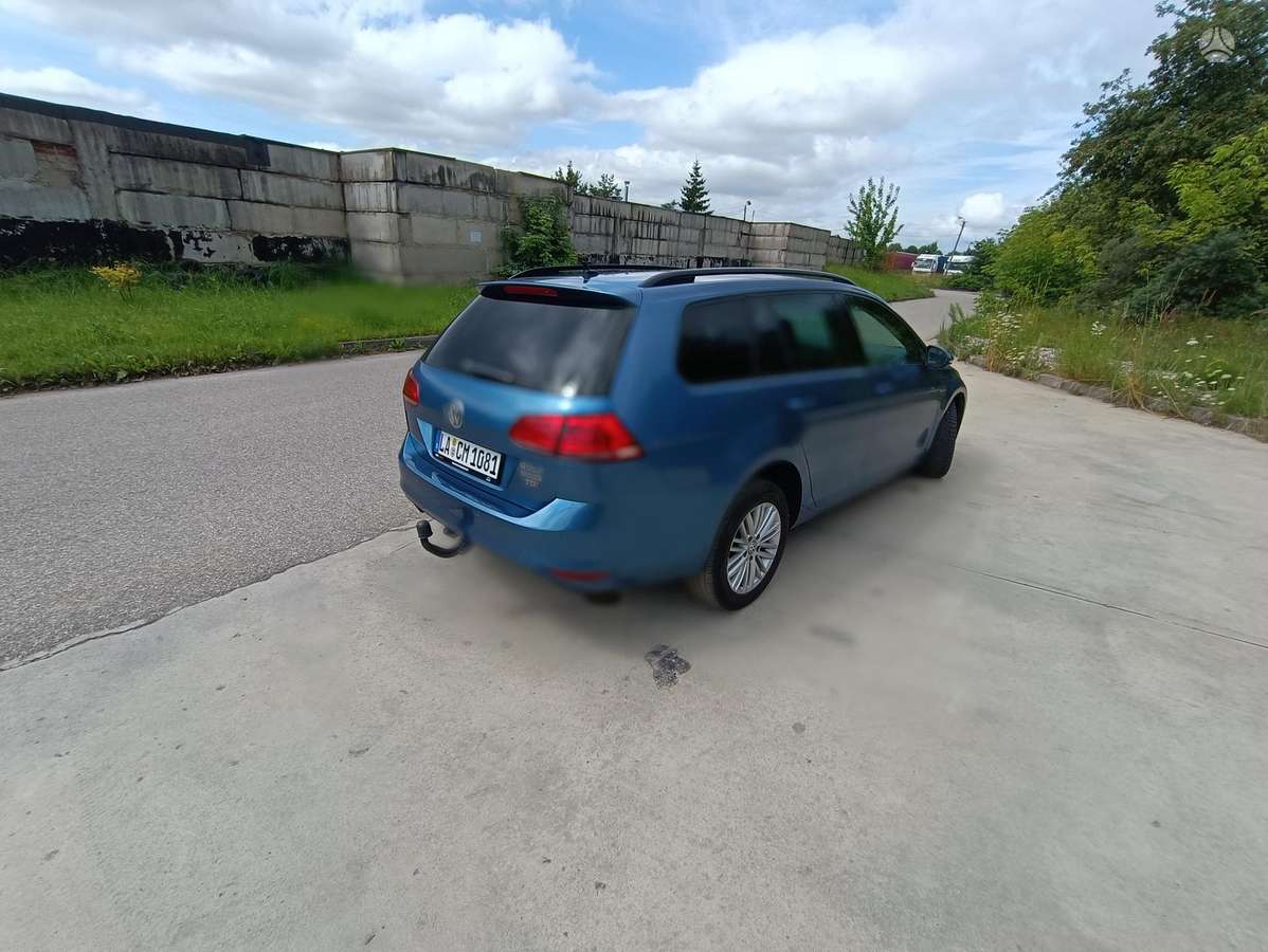 Volkswagen Golf - 6