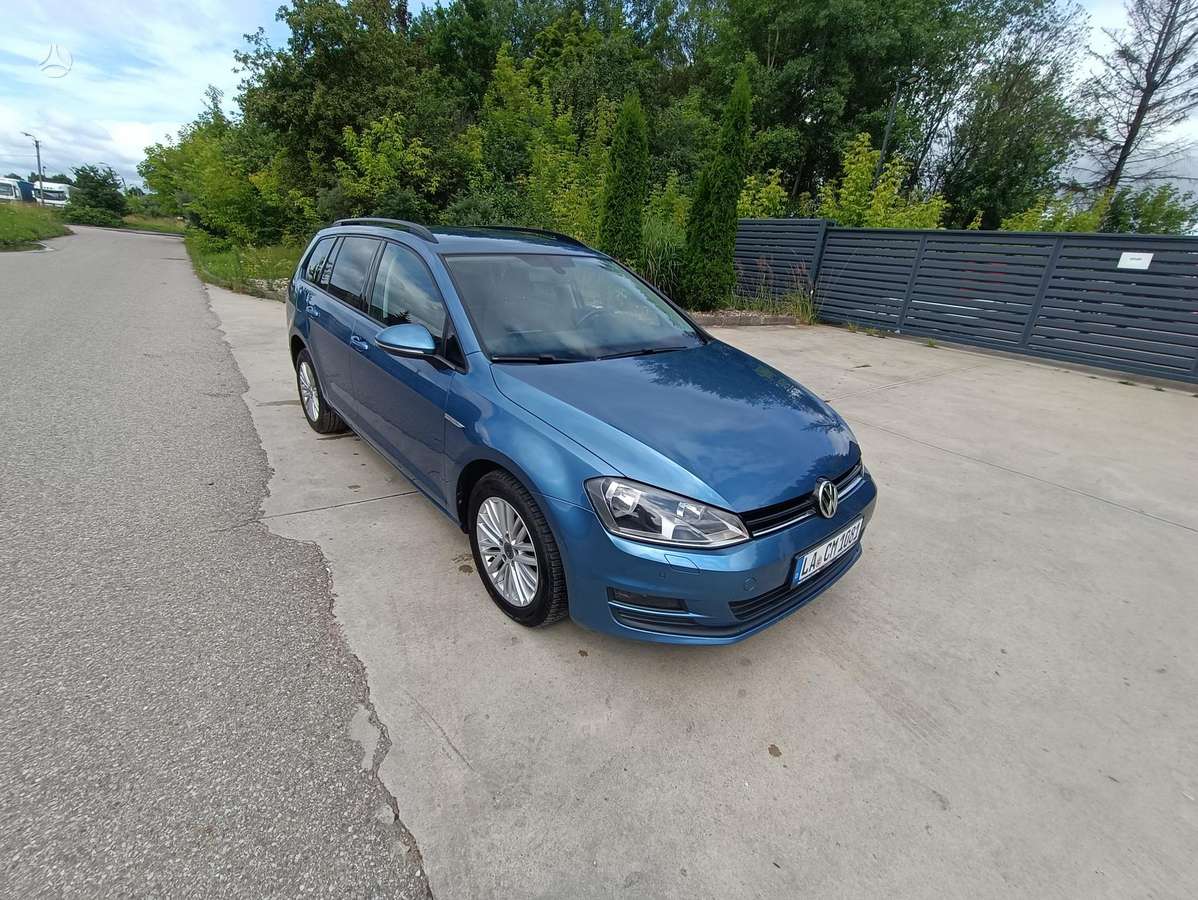 Volkswagen Golf - 1