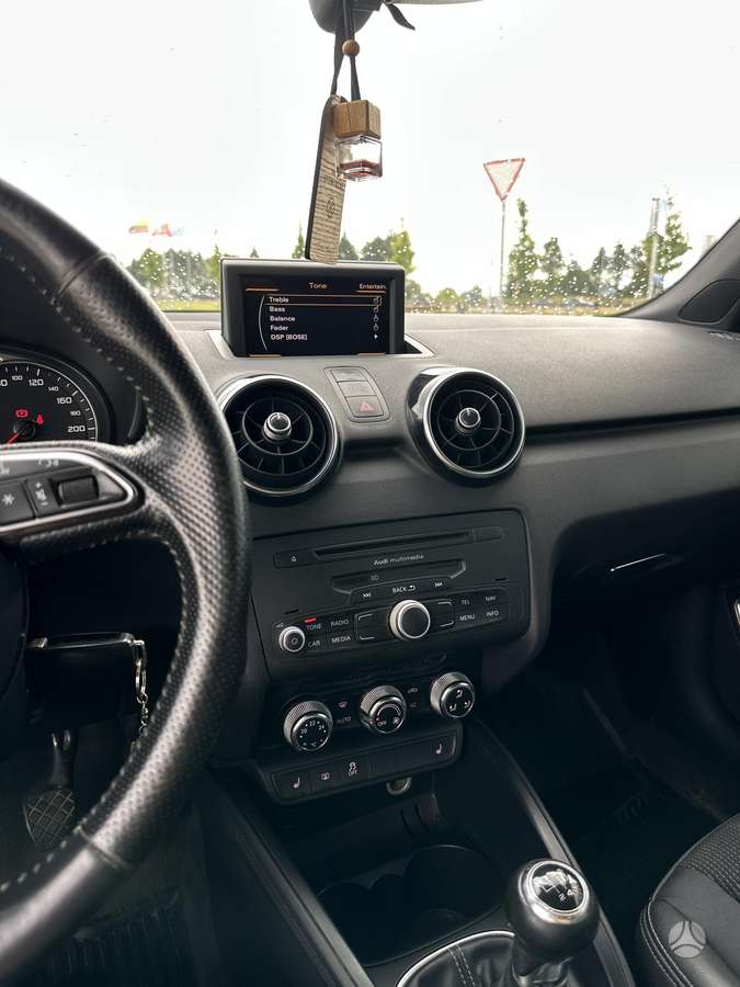 Audi A1, 1.6 l., hečbekas