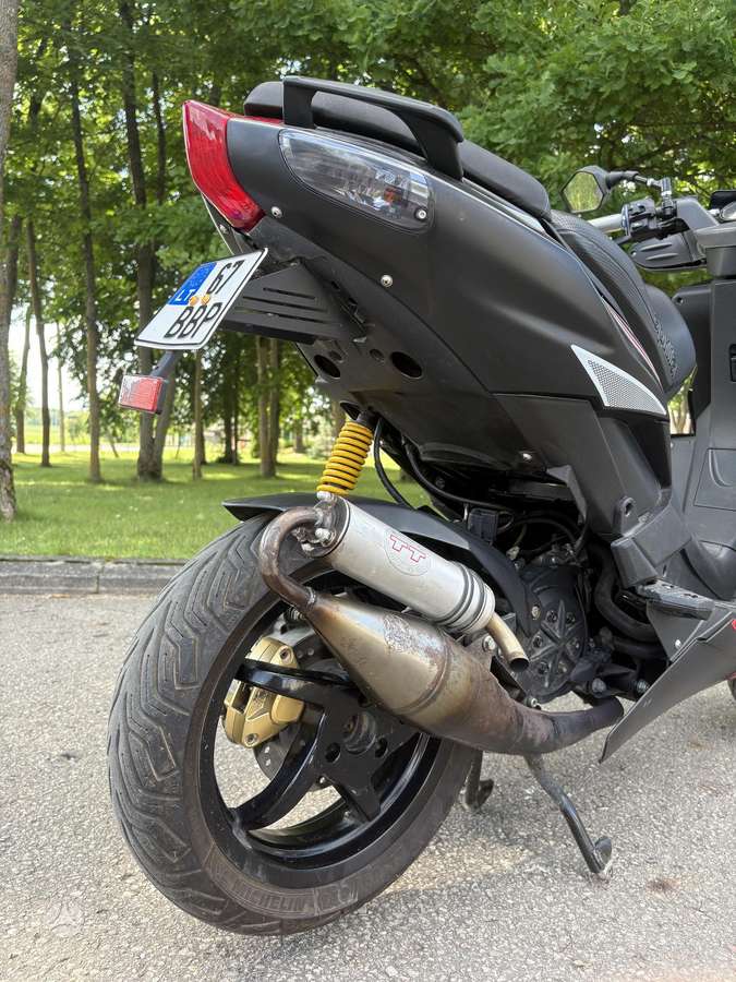 Aprilia SR, scooters / mopeds