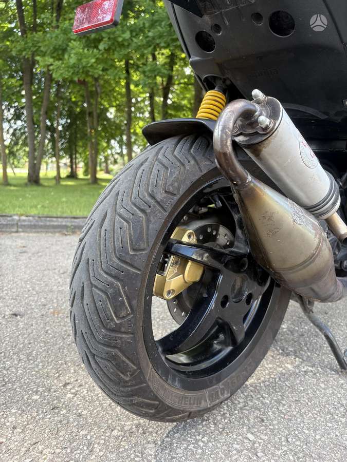 Aprilia SR, scooters / mopeds
