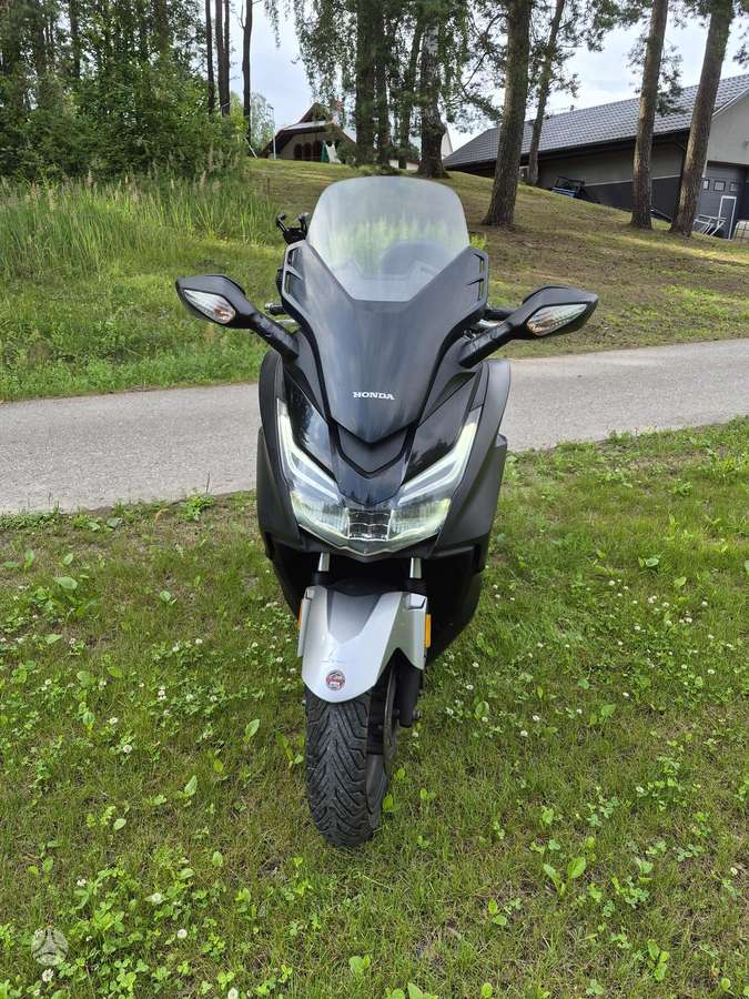 Honda Forza 125cc, мотороллеры / мопеды