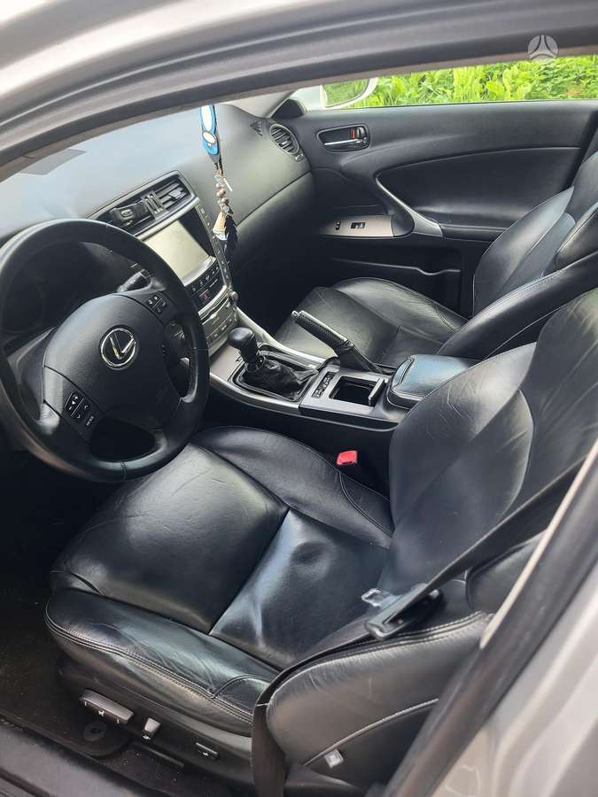Lexus IS 220, 2.2 l., Седан