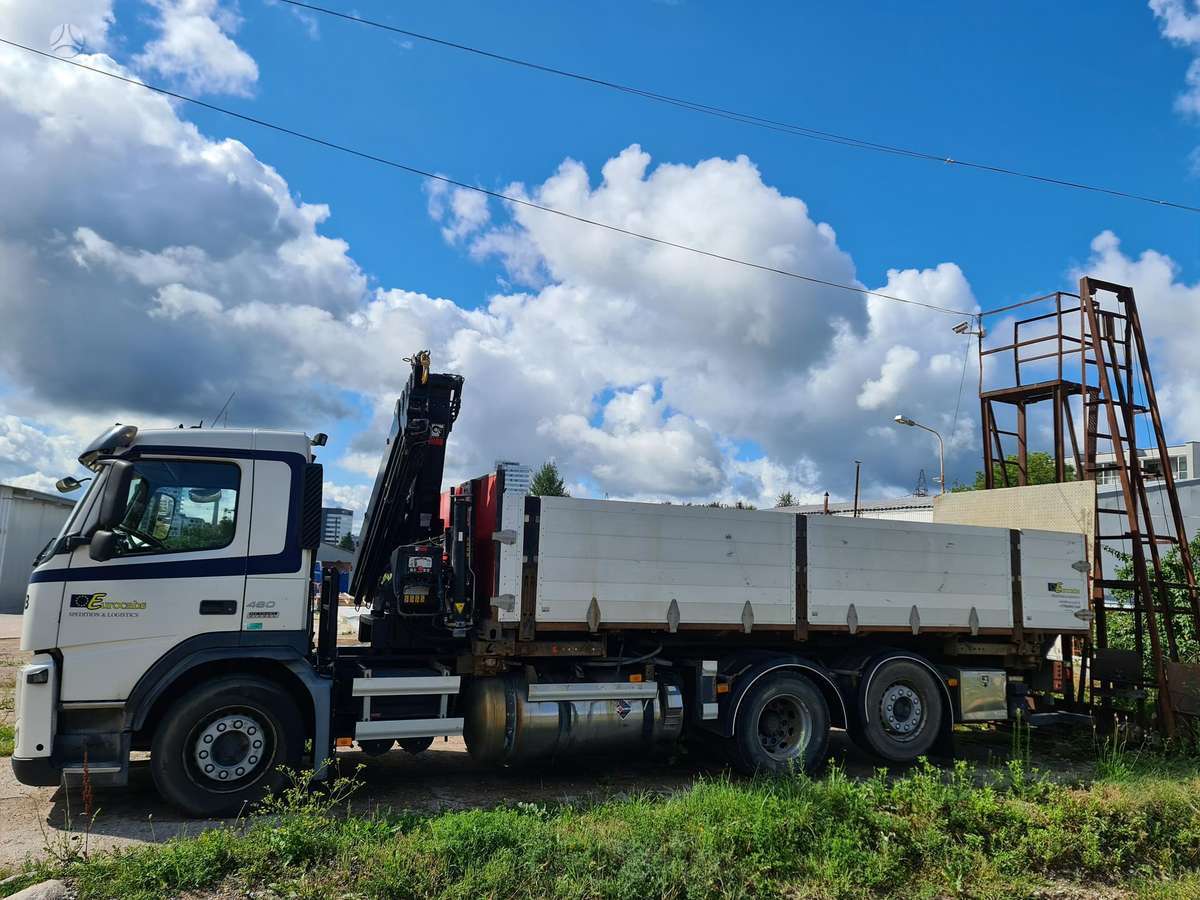 Volvo FM, ar krānu