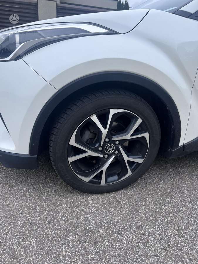 Toyota C-HR - 10