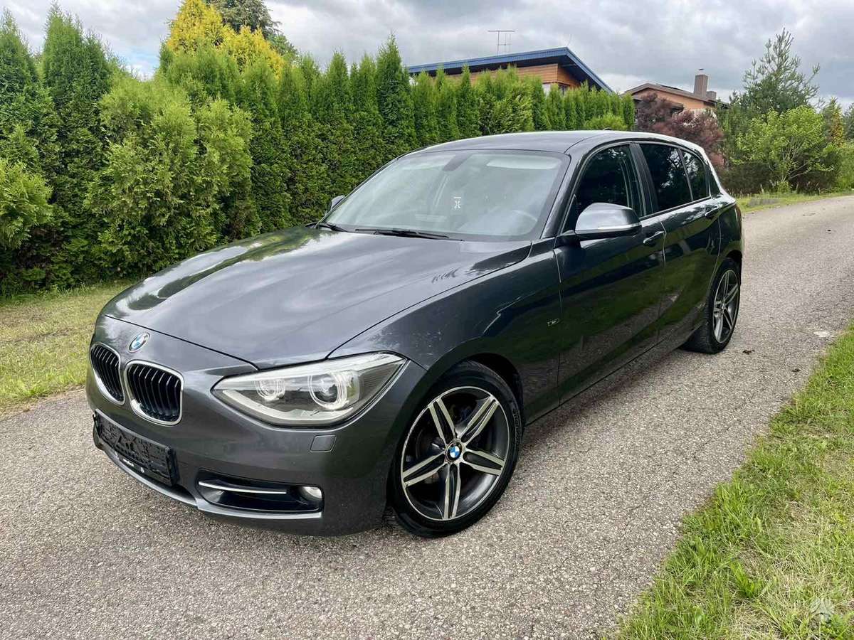 BMW 118, hatchback