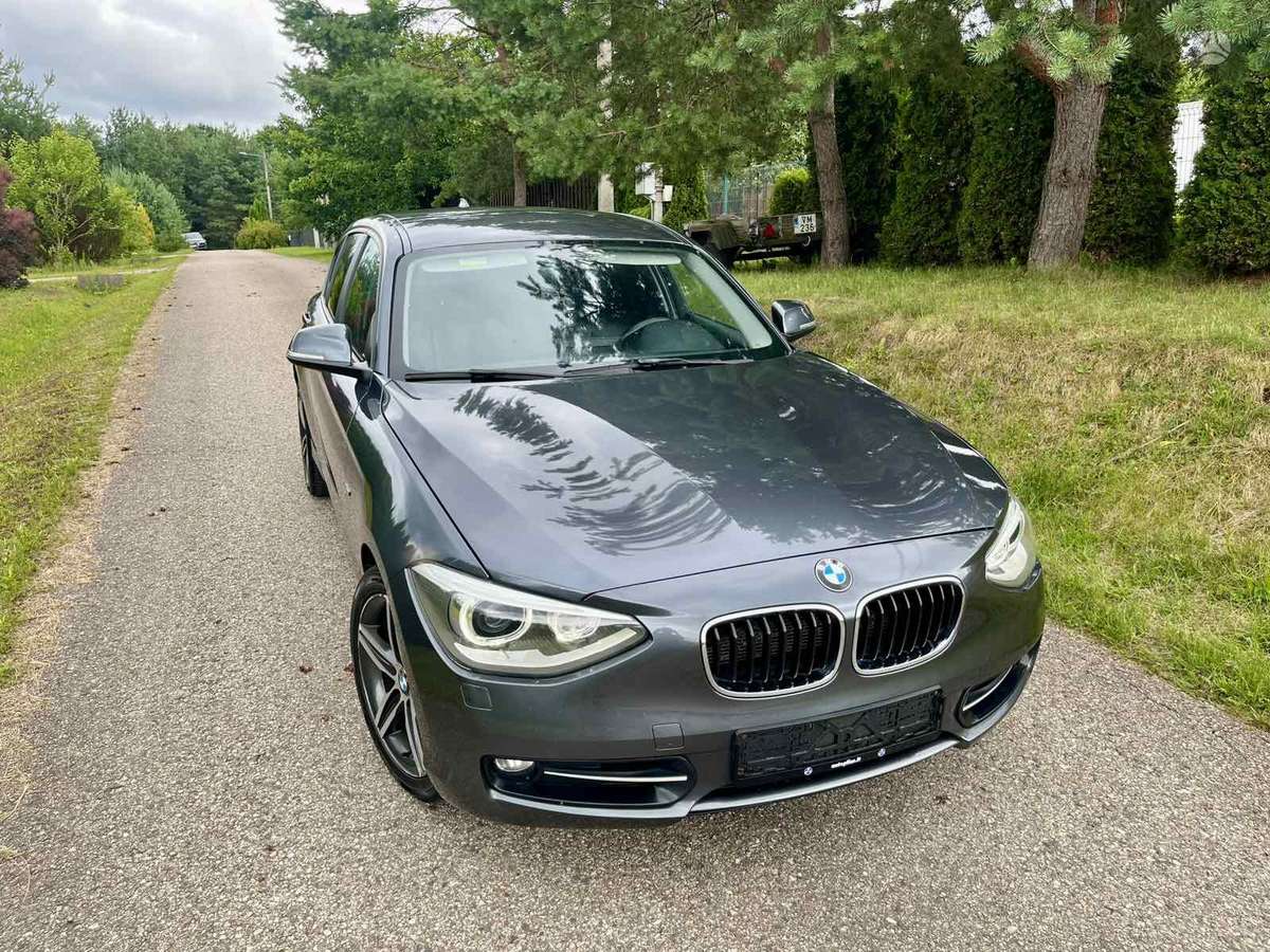 BMW 118, hatchback