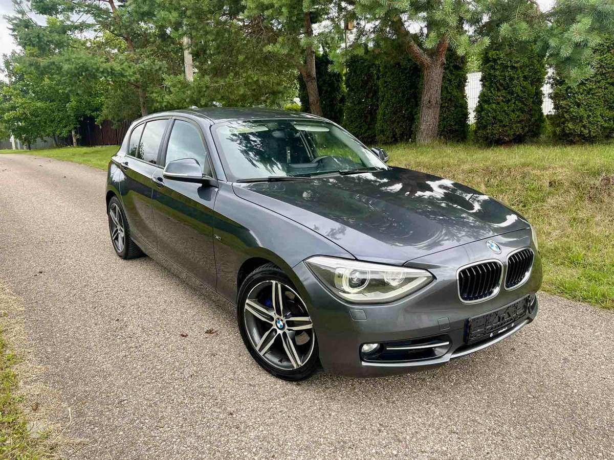 BMW 118, hatchback