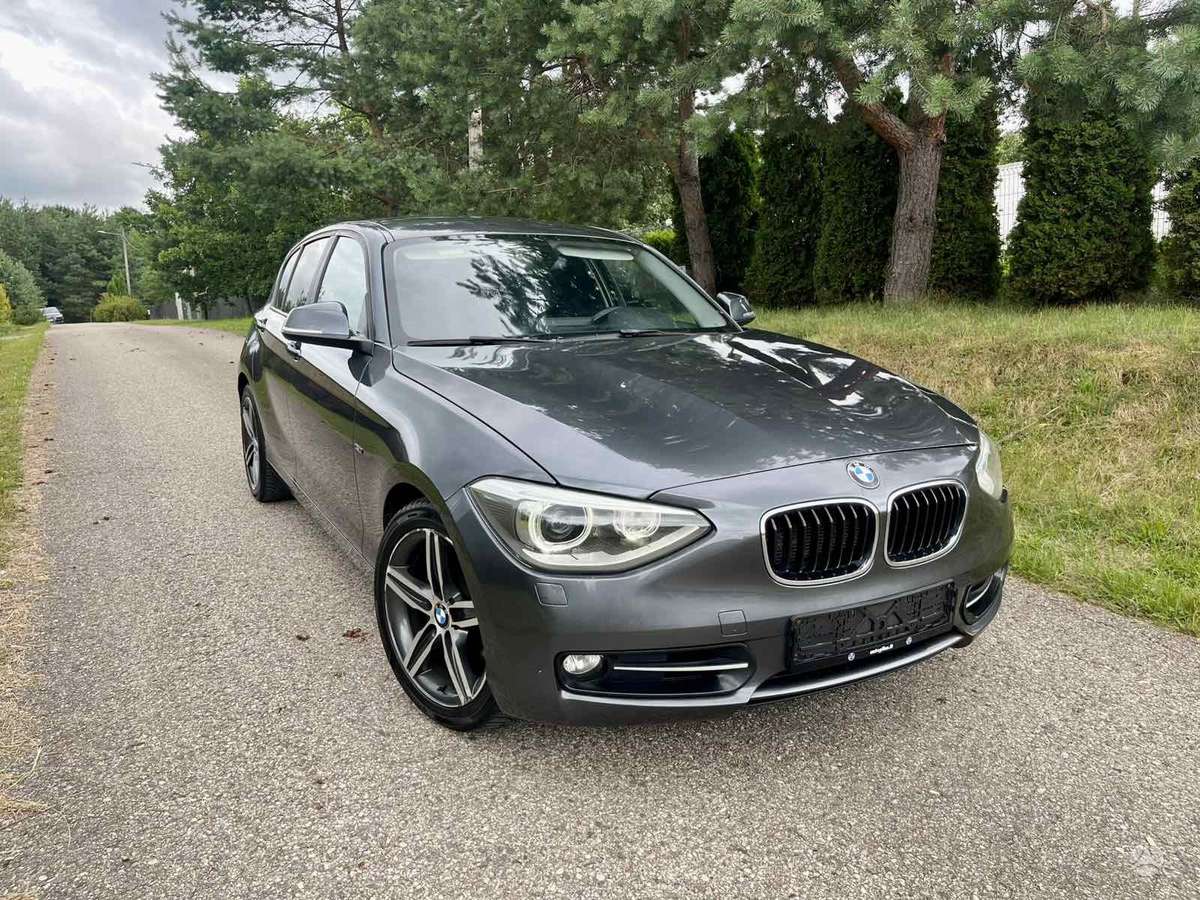 BMW 118, hatchback