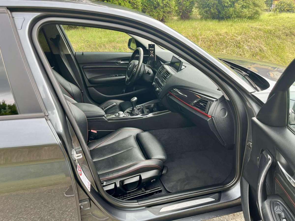 BMW 118, hatchback